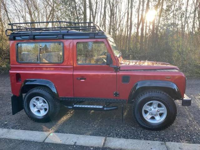 Land Rover Defender 2.5 90 TD5 STATION WAGON Estate Diesel Red