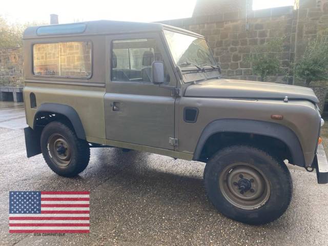 Land Rover Defender 90 2.0 STATION WAGON *** USA EXPORT LHD *** Four Wheel Drive Diesel Green